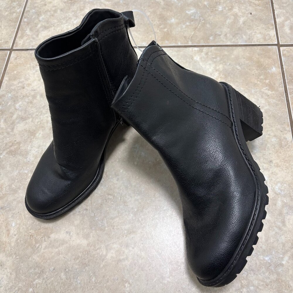 Zodiac “Grayson” Women’s Black Ankle Boots – Size 8.5M